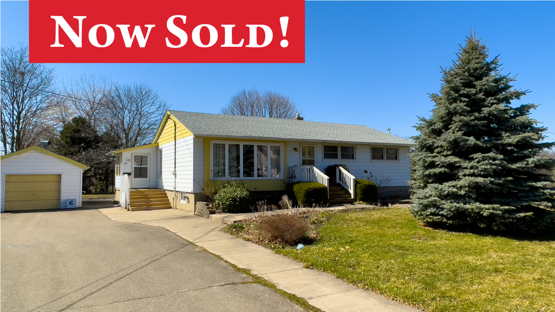 now sold banner with half acre lot flag on 252 mellanby ave port colborne sold by frank ruzycki real estate
