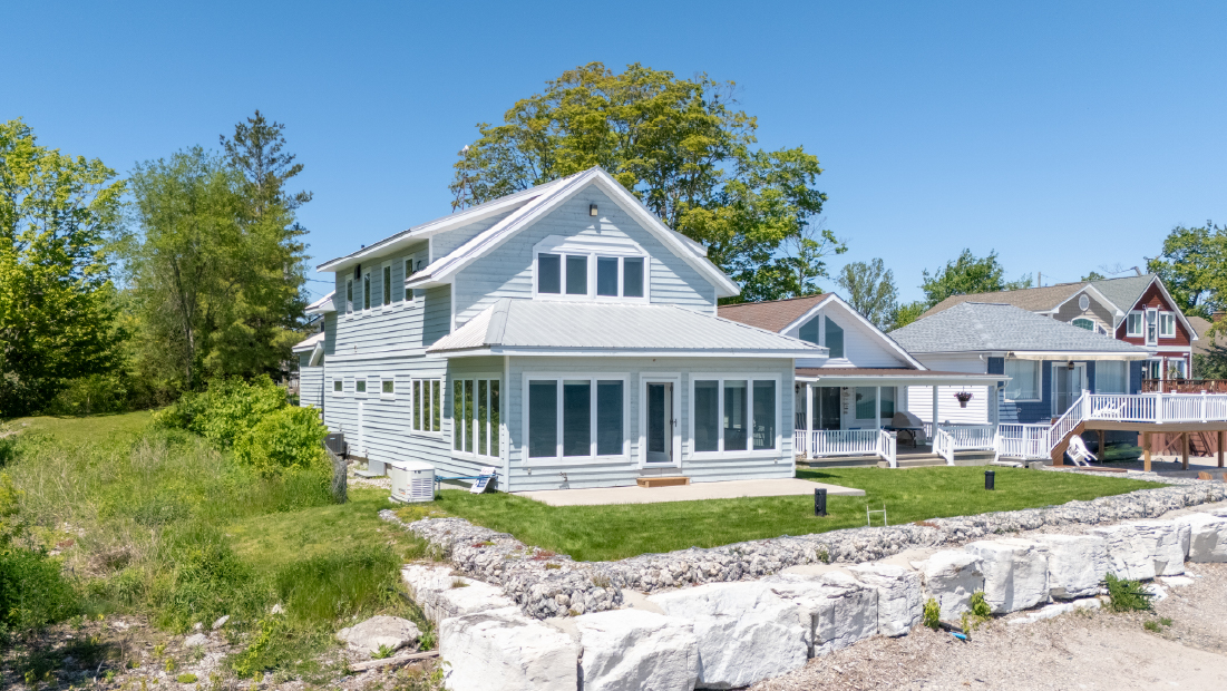 image of the lake side of 12895 old lakeshore rd wainfleet